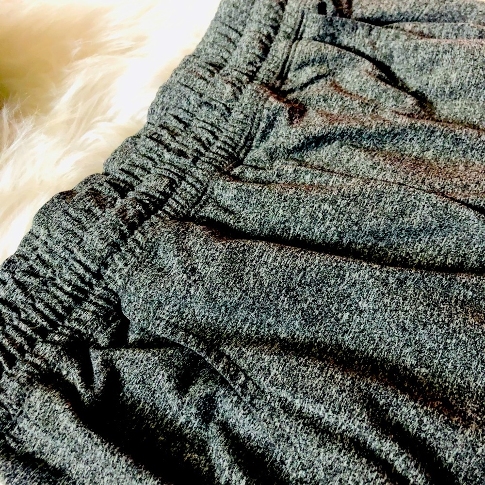 Cute black and grey sweatpants / Rumi + Ryder / 12-14